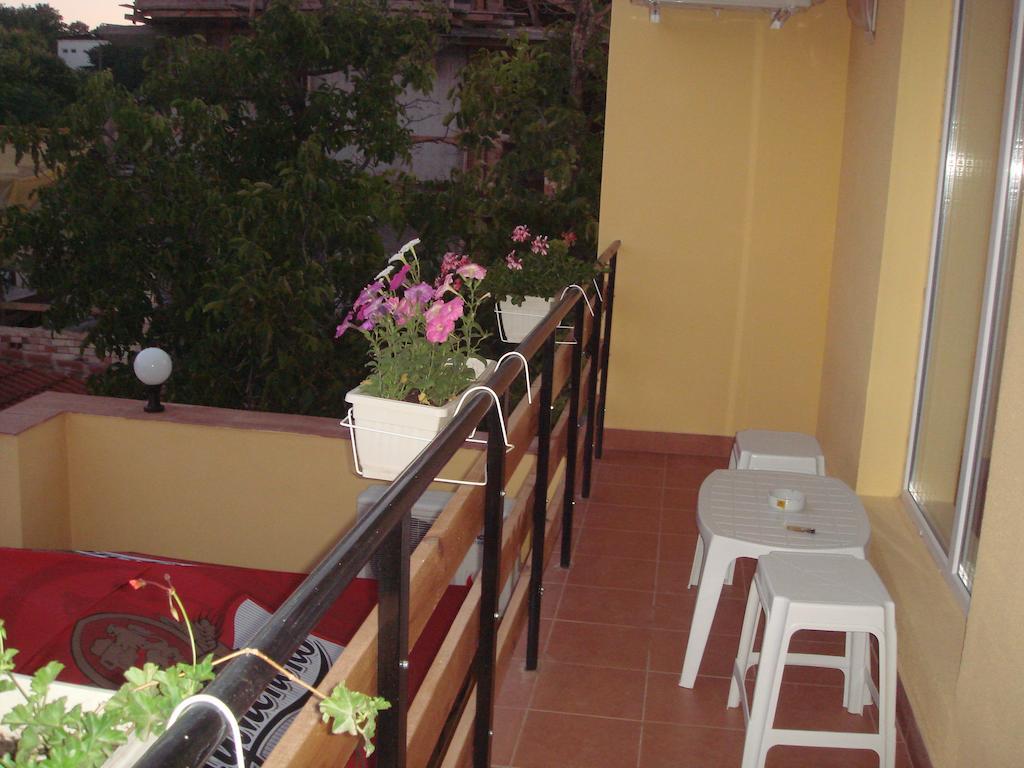 Family Hotel Central Kranevo Exterior photo